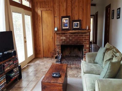Valley View House