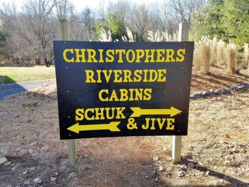 The Shuck - Christophers Riverside Cabin 1