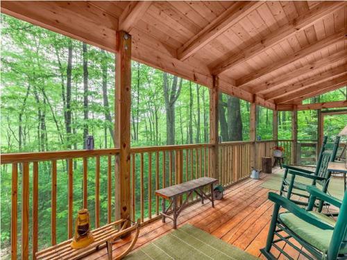 Smoky Mountain Treehouse