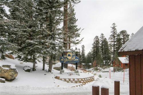 Mammoth Ski & Racquet Club #074