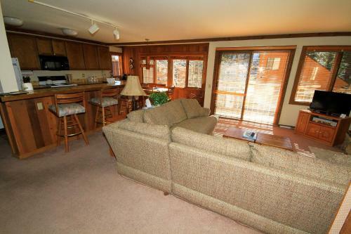 Mountainback #60, Corner Unit