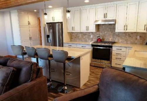 Ski Run Villas Retreat - Listing #416