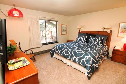 Discovery 4 #160, Loft
