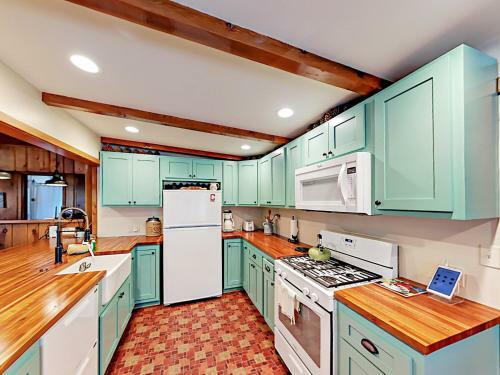 68 Alpine Home