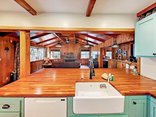 68 Alpine Home