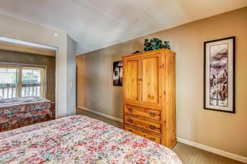 Mammoth Green Condos