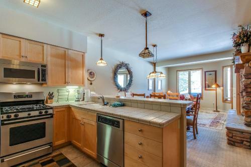 Mammoth Green Condos