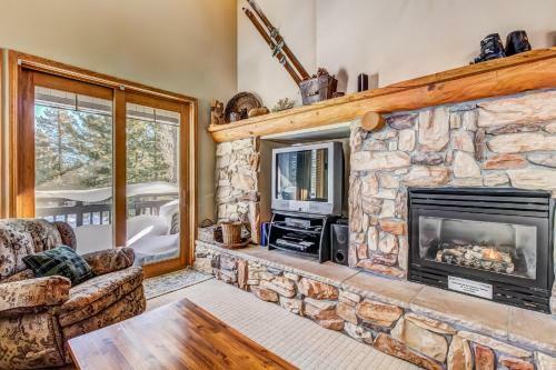 Mammoth Green Condos