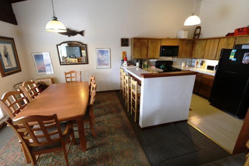 Mammoth West #136 Townhouse
