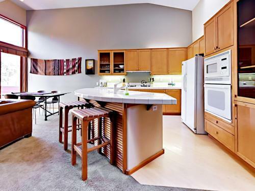 950 Links Way Townhouse