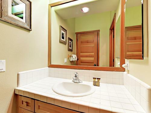 950 Links Way Townhouse