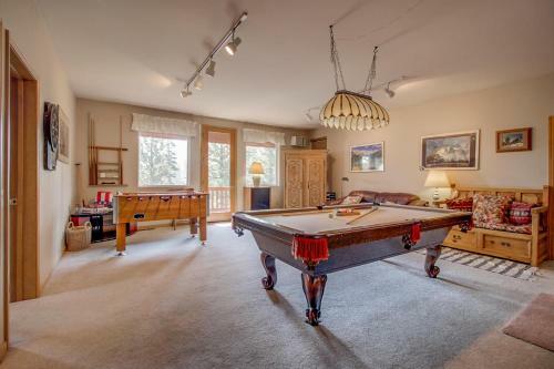 White Pines Mountain Lodge #7