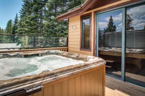 White Pines Mountain Lodge #7