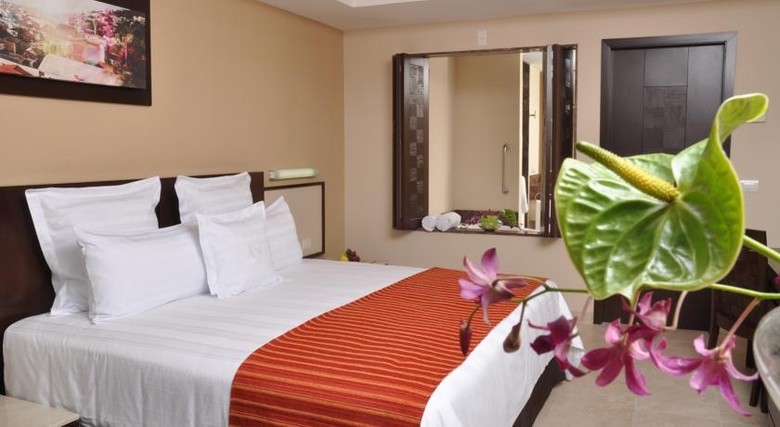 Hotel Sunset Plaza Beach Resort & Spa