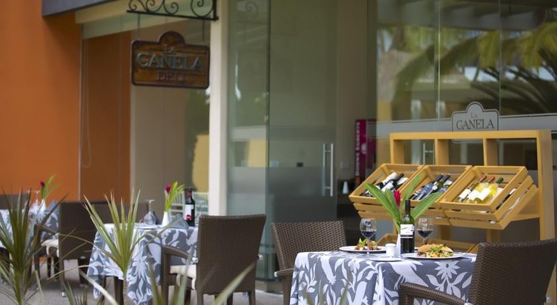 Hotel Sunset Plaza Beach Resort & Spa