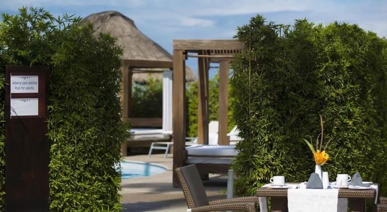 Hotel Sunset Plaza Beach Resort & Spa