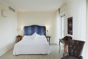 Hotel Riviera & Maximilian`s