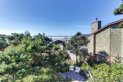 Manzanita Beach Cottage