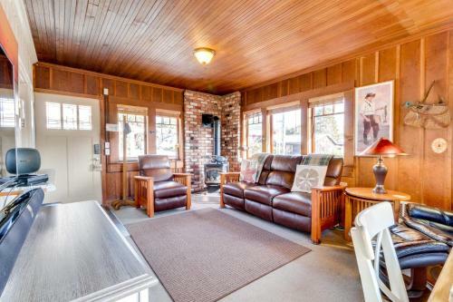 Cottage By The Sea (mca #1213)