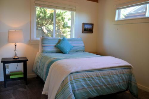 Bartlett's Beach House ~ Mca 374