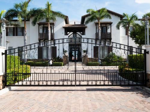 Marlin Bay Yacht Club - Residence #3825