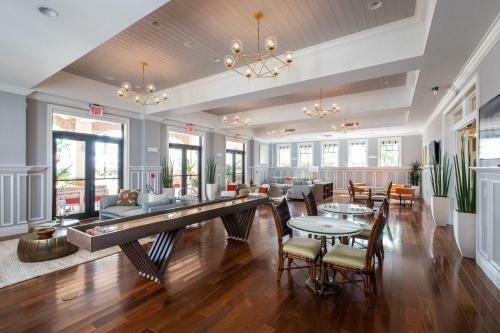 Marlin Bay Yacht Club - Residence #3825