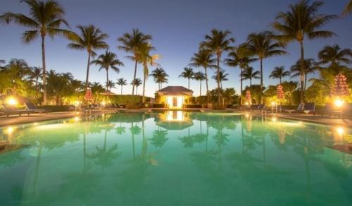 Waterfront Luxury Villa 34