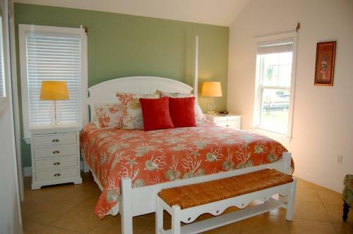 Waterfront Luxury Villa 51