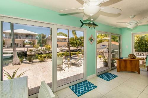 2 Bedroom - Conch Crib
