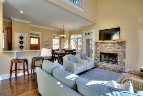 Lake Place Home