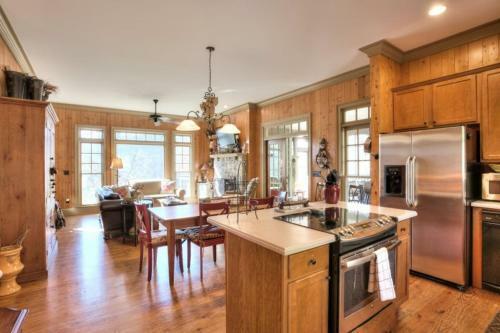 Mountain Vista Home