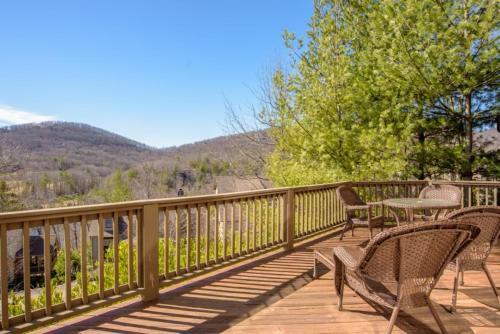Laurel Lookout Home