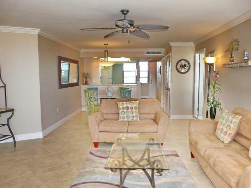 South Seas Tower 4-704