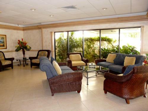 Tradewinds 410