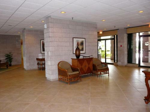 South Seas Tower 4-1204