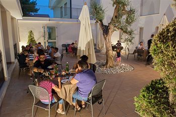 Hotel Fini