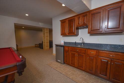 Rockledge Manor Four-bedroom Holiday Home