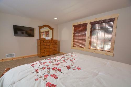 Rockledge Manor Four-bedroom Holiday Home