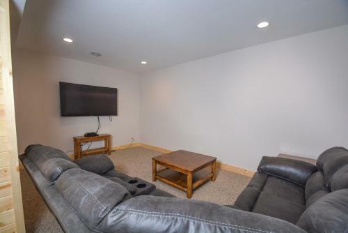 Rockledge Manor Four-bedroom Holiday Home