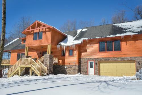 Rockledge Manor Four-bedroom Holiday Home