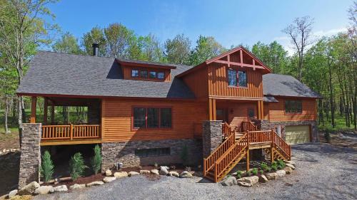 Rockledge Manor Four-bedroom Holiday Home