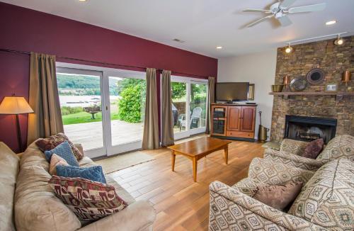 Taylor Made Six-bedroom Holiday Home