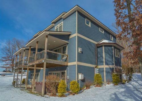 Double Delight Three-bedroom Holiday Home