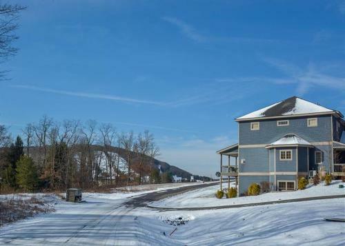 Double Delight Three-bedroom Holiday Home