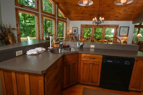 One Ski Hill Five-bedroom Holiday Home