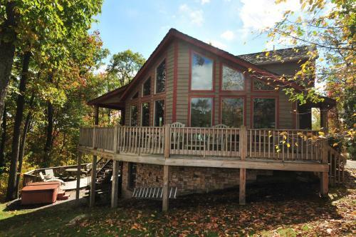 One Ski Hill Five-bedroom Holiday Home
