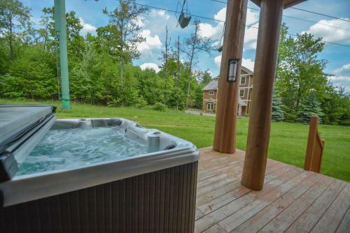Touch The Sky Four-bedroom Townhome