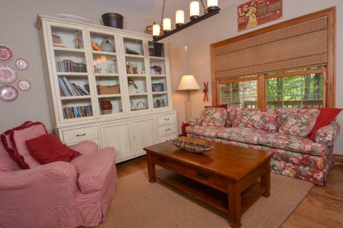 Stone Mountain Vista Five-bedroom Villa