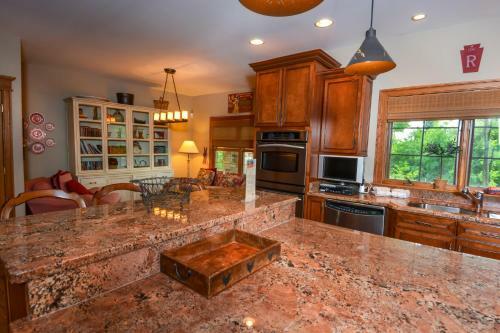 Stone Mountain Vista Five-bedroom Villa