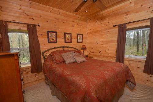 Hideout At Red Pines Three-bedroom Holiday Home